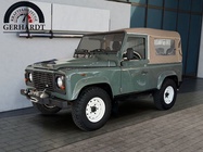 Land Rover Defender 2011
