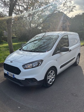 Ford Transit Courier 2022