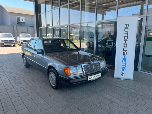 Mercedes-Benz 200 1992