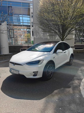 Tesla Model X 2020