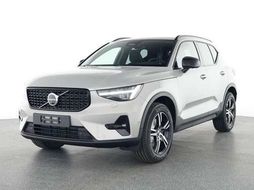 Volvo XC40 2025