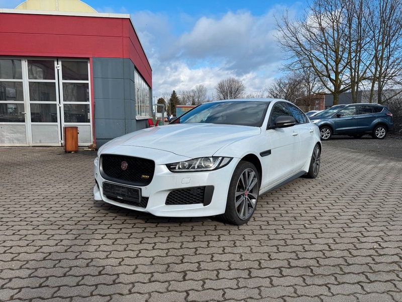 Jaguar XE