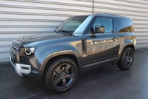 Land Rover Defender 2023
