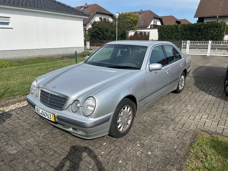 Mercedes-Benz 200