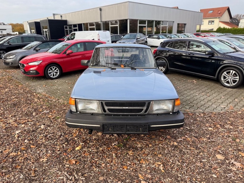 Saab 900