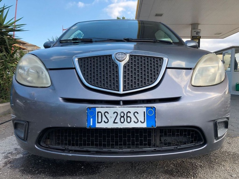 Lancia Ypsilon