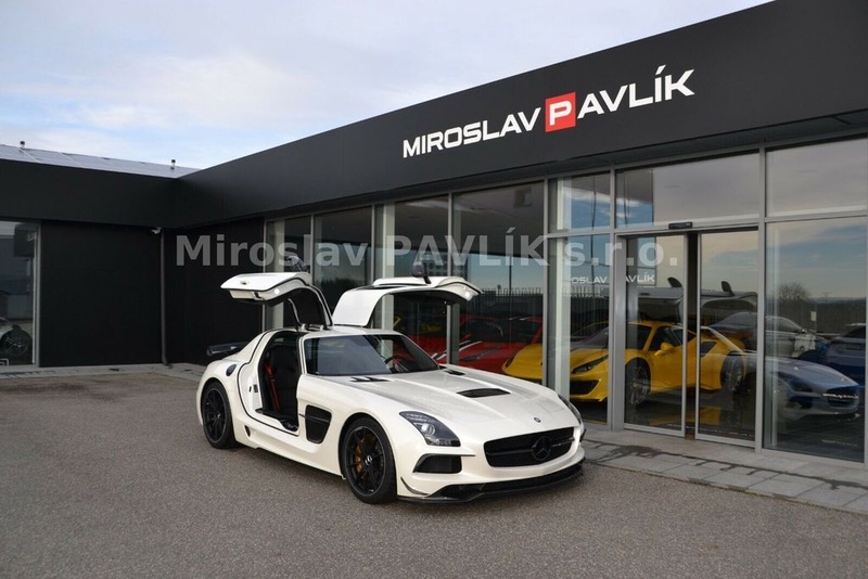 Mercedes-Benz SLS AMG