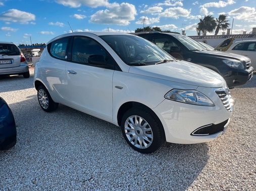 Lancia Ypsilon 2013