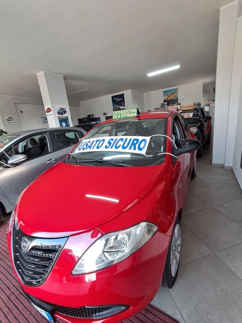 Lancia Ypsilon