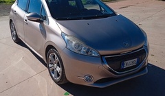 Peugeot 208 2012