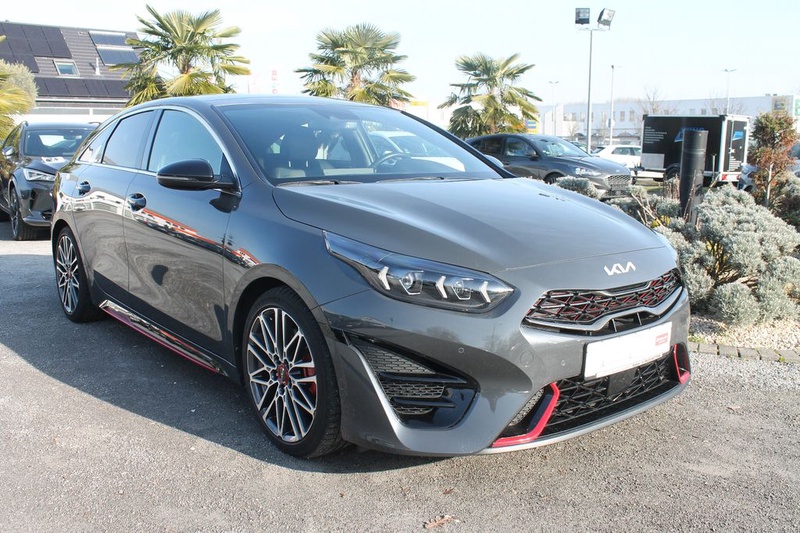 Kia pro cee'd / ProCeed