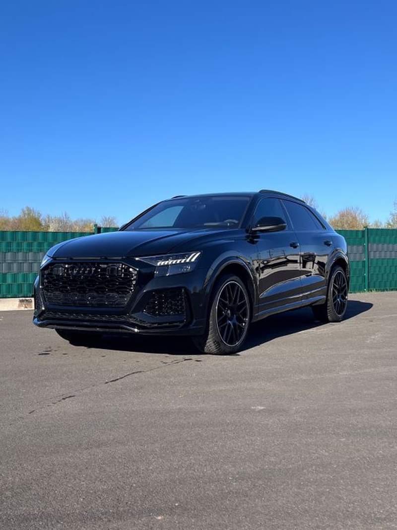 Audi RSQ8