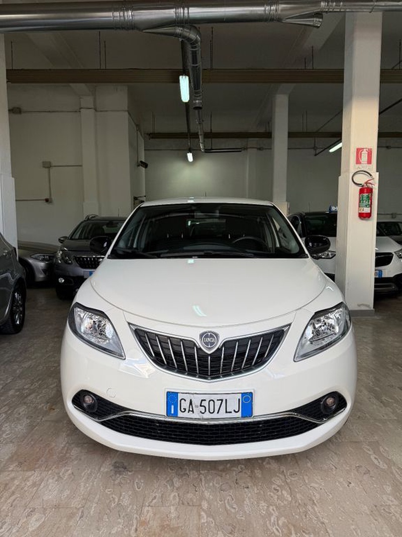 Lancia Ypsilon