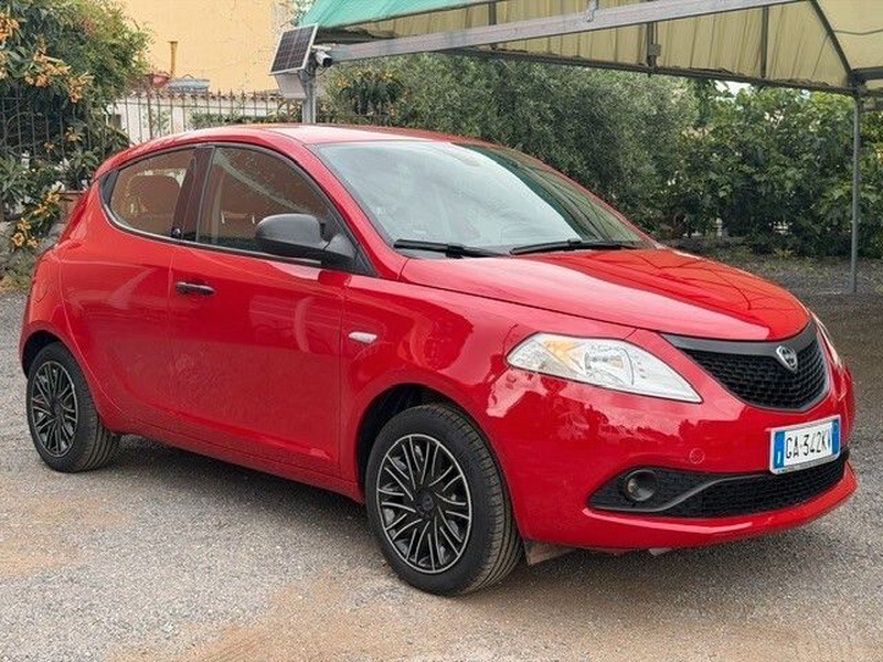 Lancia Ypsilon