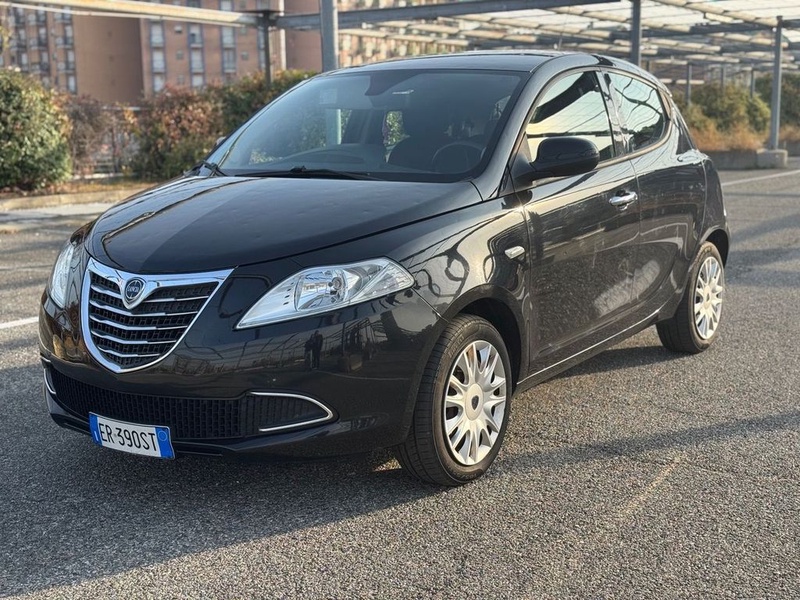 Lancia Ypsilon