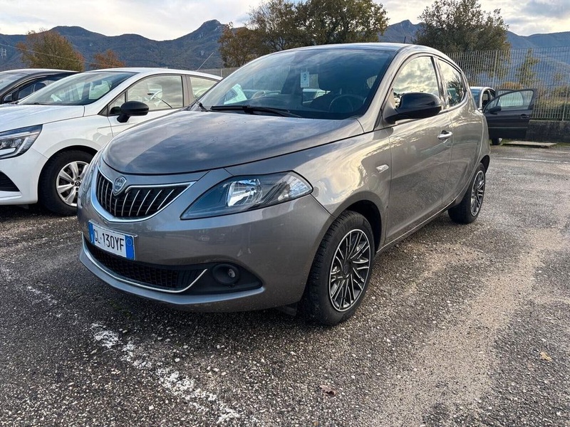 Lancia Ypsilon