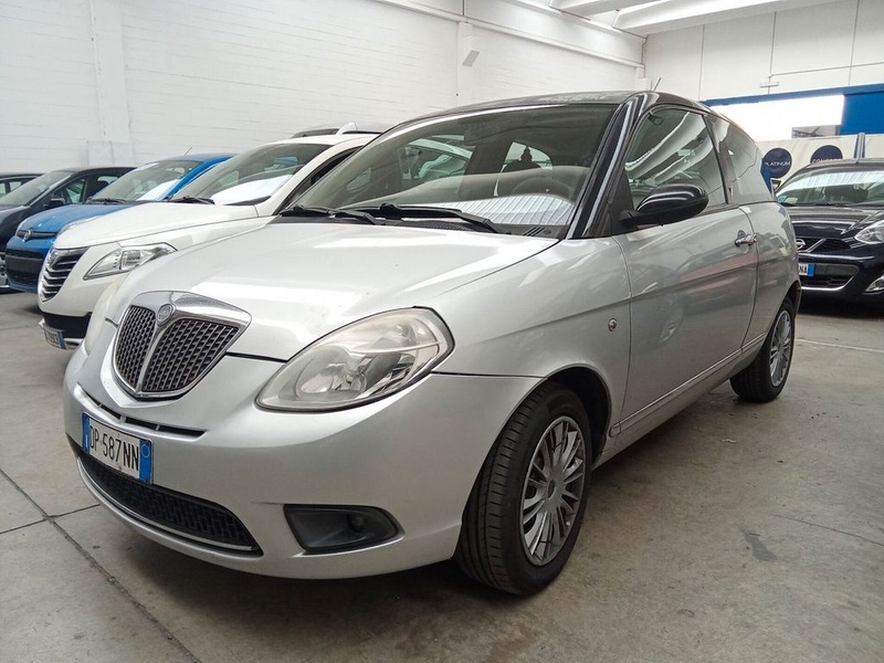 Lancia Ypsilon