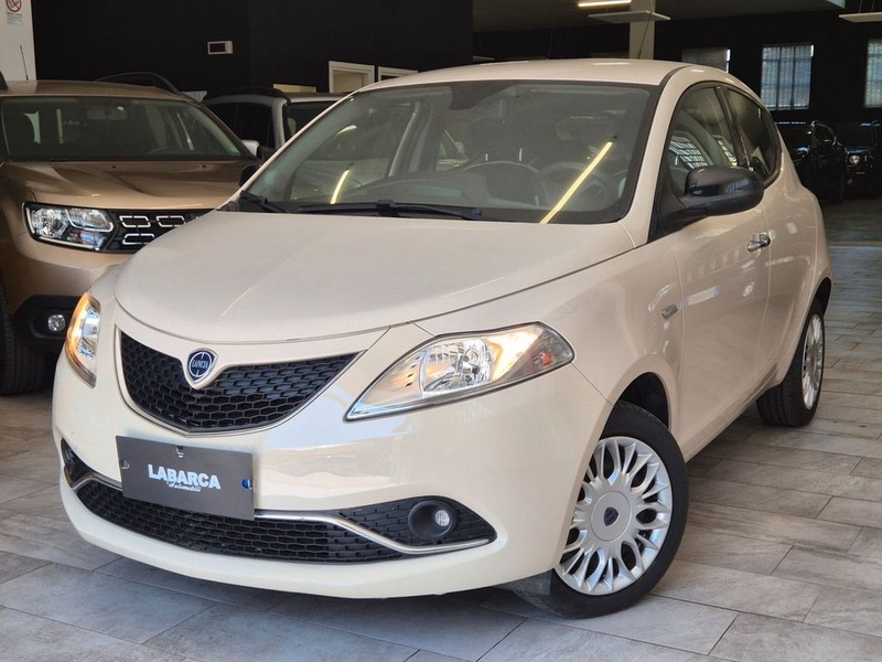 Lancia Ypsilon