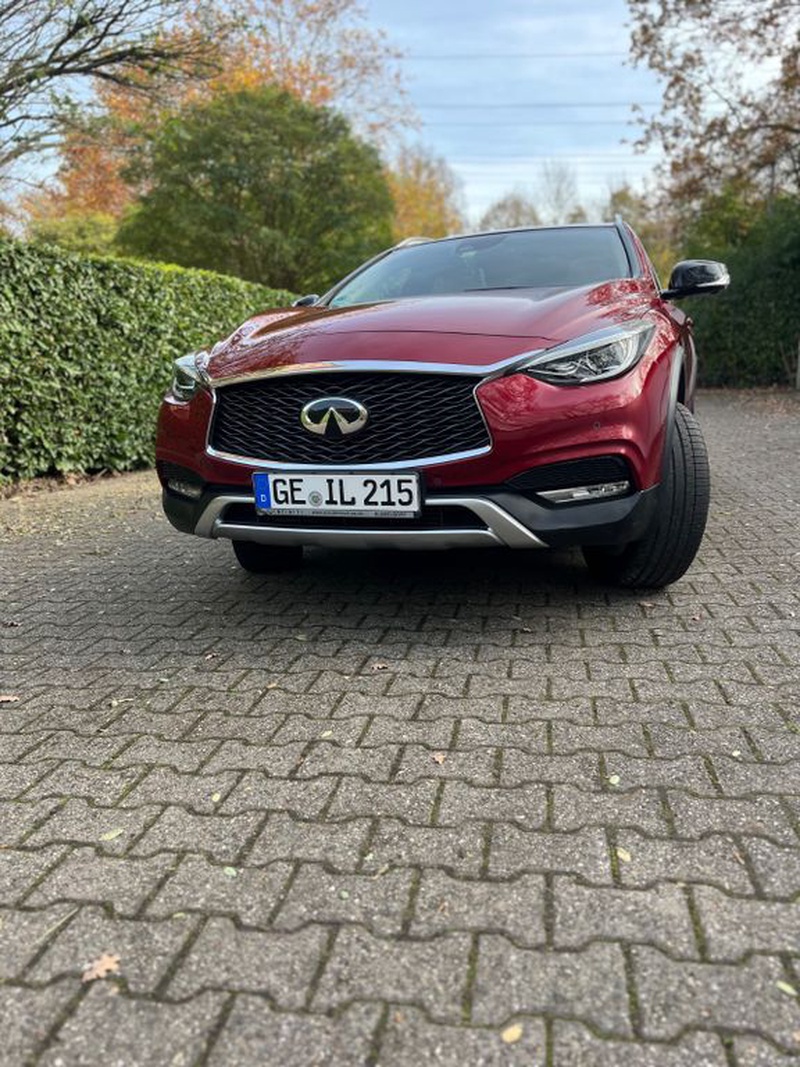 Infiniti QX30