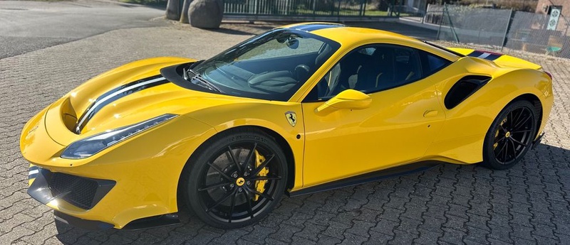 Ferrari 488