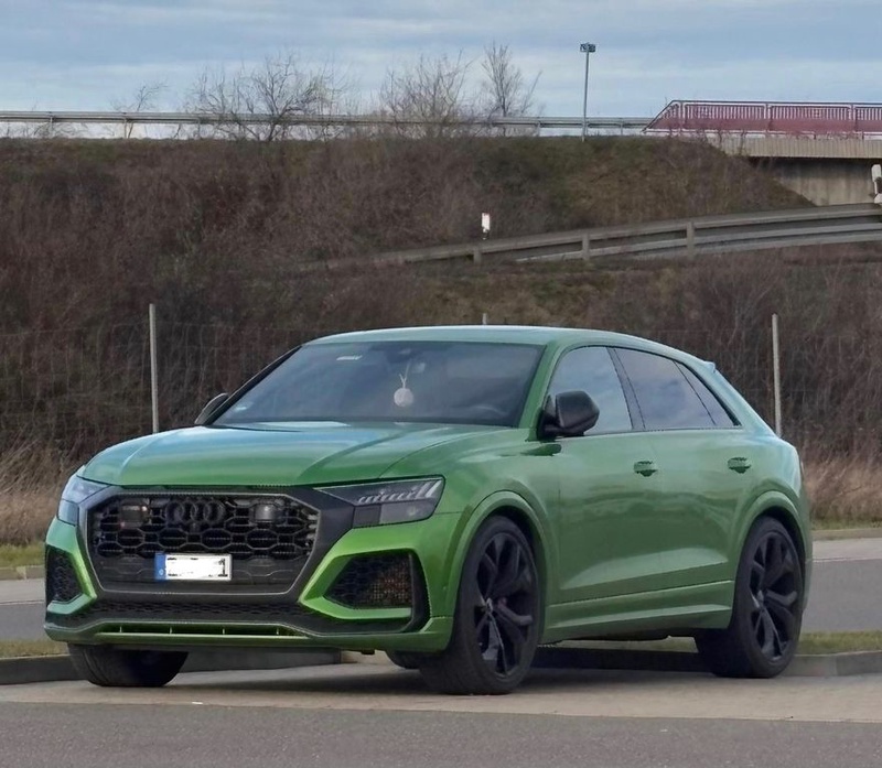 Audi RSQ8