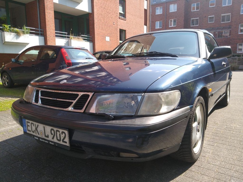 Saab 900