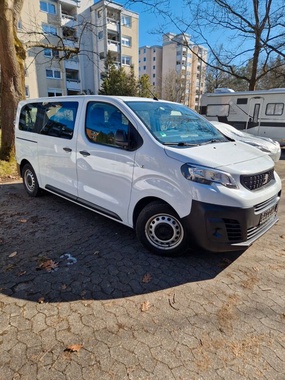 Peugeot Traveller 2022