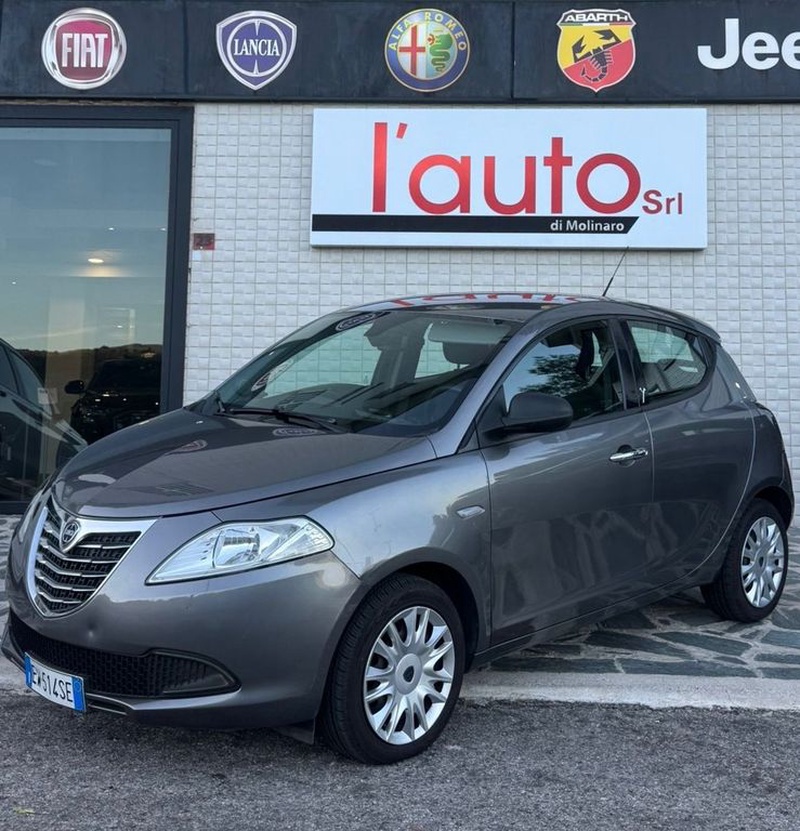 Lancia Ypsilon