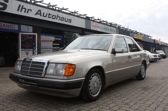 Mercedes-Benz 200 1990
