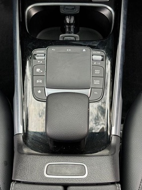 Mercedes-Benz GLB-Class 2021