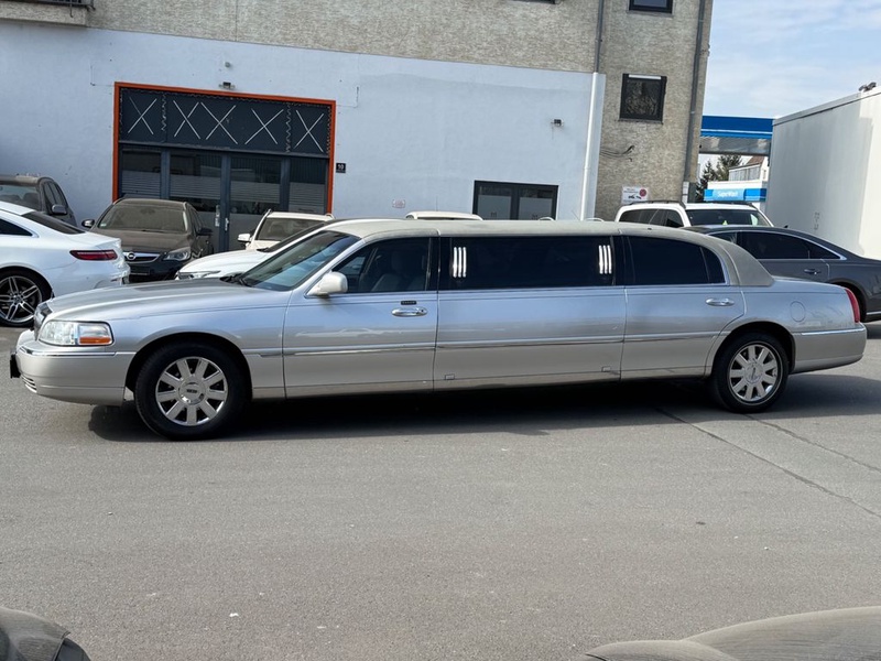 Lincoln Town Car