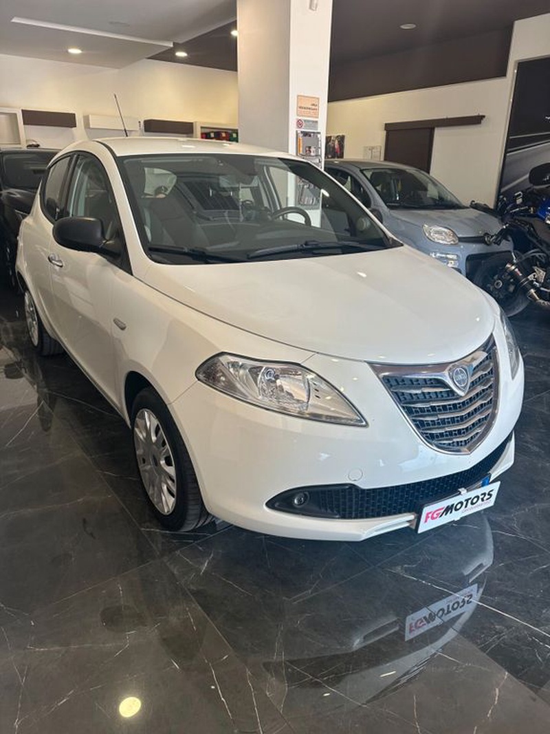 Lancia Ypsilon