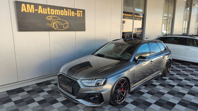 Audi RS4 2024