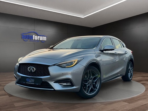Infiniti Q30 2016