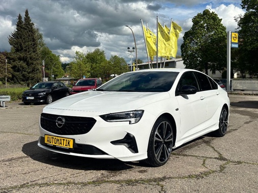 Opel Insignia 2022