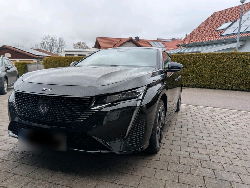 Peugeot e-308