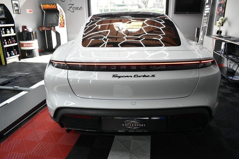 Porsche Taycan