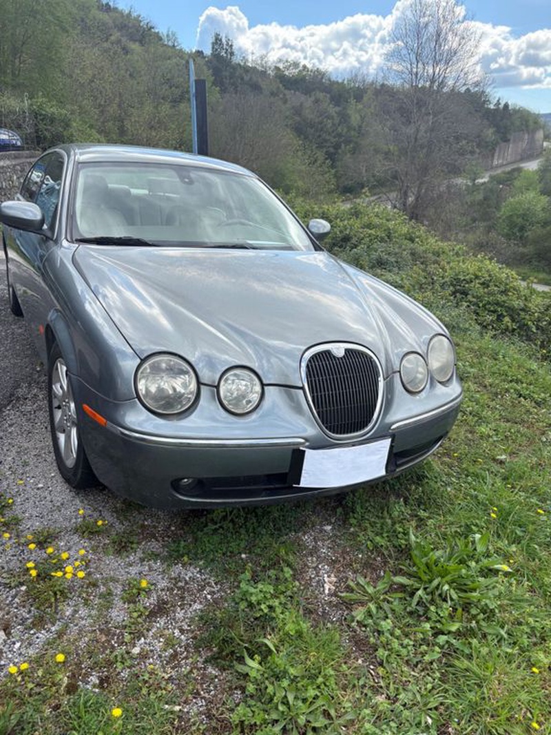 Jaguar S-TYPE