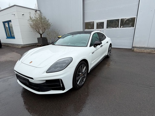 Porsche Panamera 2024