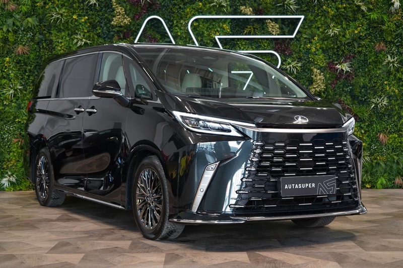 Lexus LM