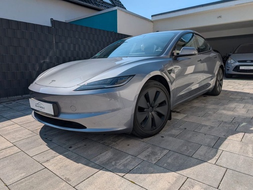 Tesla Model 3 2025