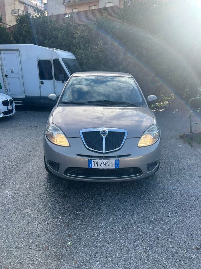 Lancia Ypsilon
