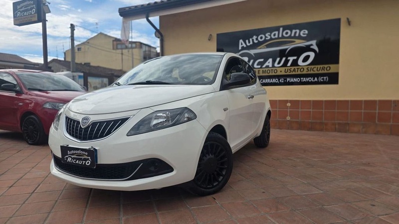 Lancia Ypsilon