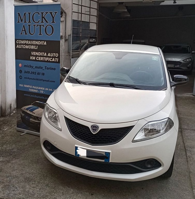 Lancia Ypsilon