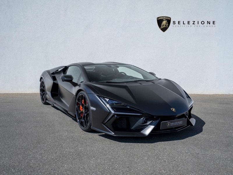 Lamborghini Revuelto