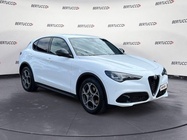 Alfa Romeo Stelvio 2023