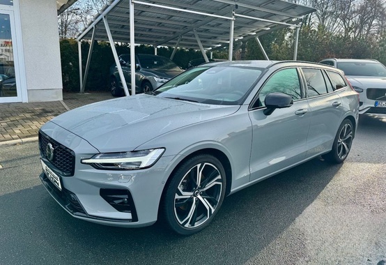 Volvo V60 2025