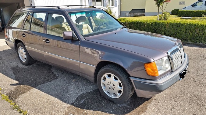 Mercedes-Benz 300 1992