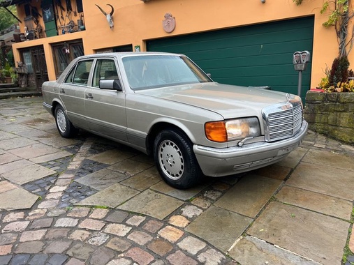 Mercedes-Benz 300 1989
