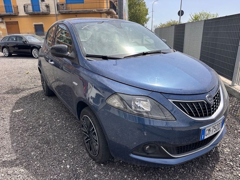 Lancia Ypsilon